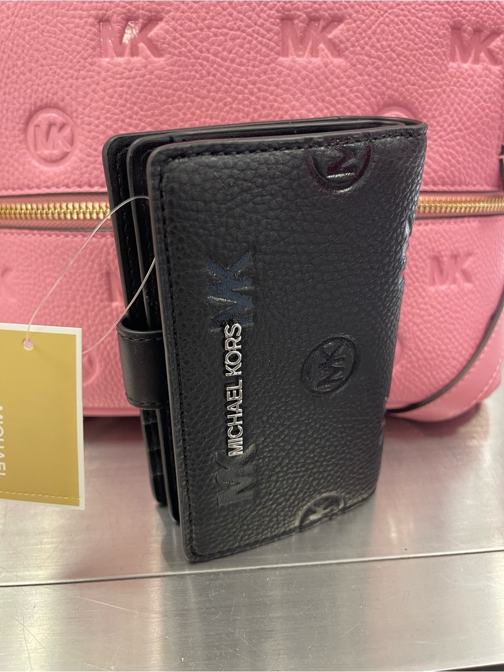 Michael Kors Jet Set Travel Medium  MK Logo Debossed Bifold Wallet
Black 
NWT - Picture 12 of 16